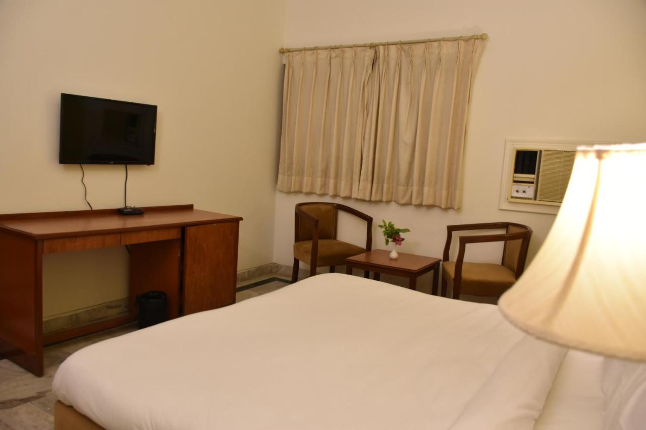 Greenwood Hotel 카주라호 외부 사진