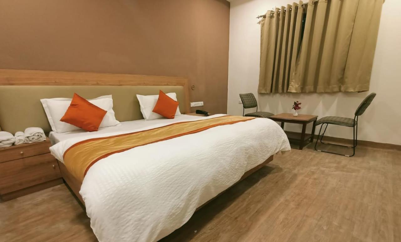 Greenwood Hotel 카주라호 외부 사진